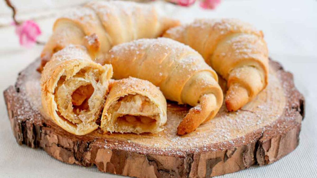 Croissants Aux Pommes Maison