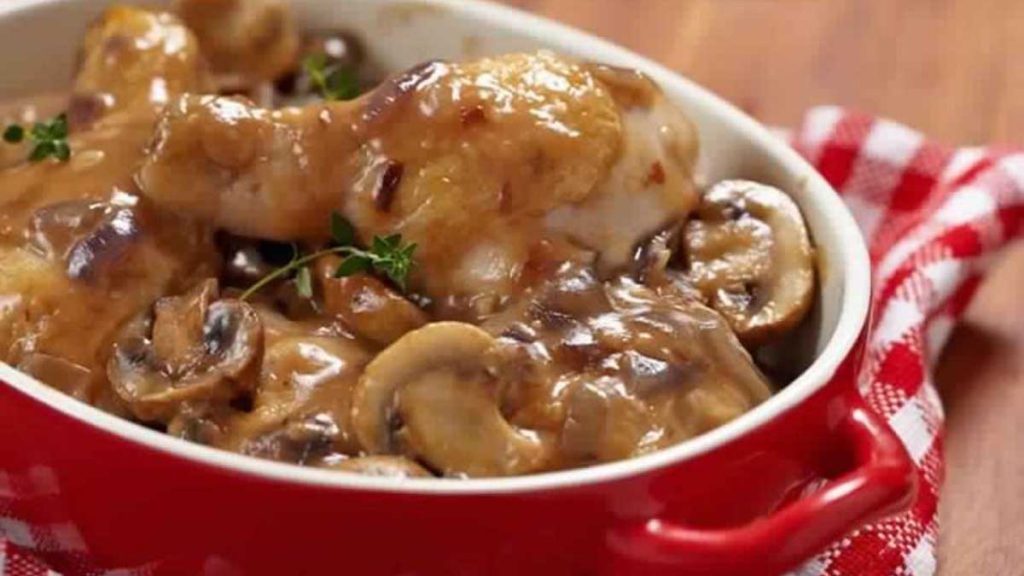 Poulet Aux Champignons Et Au Vin Blanc