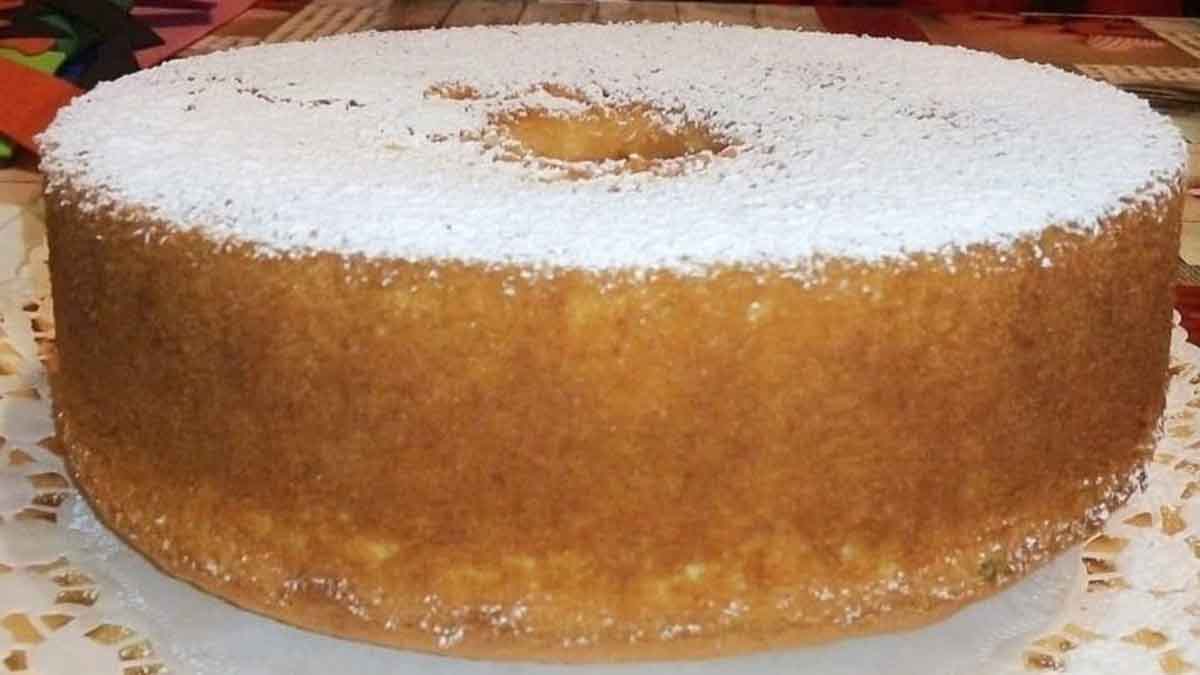 Gâteau chiffon au citron et à la crème