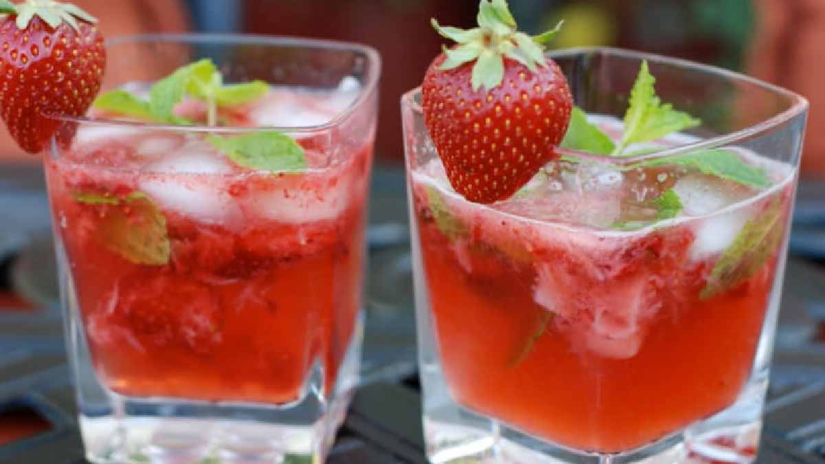 Cocktail mojito aux fraises et rhum blanc