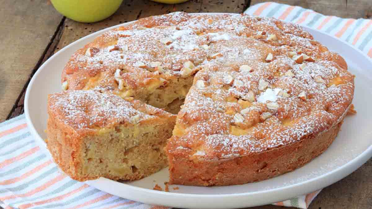 Succulent gâteau moelleux aux pommes, rapide et très facile