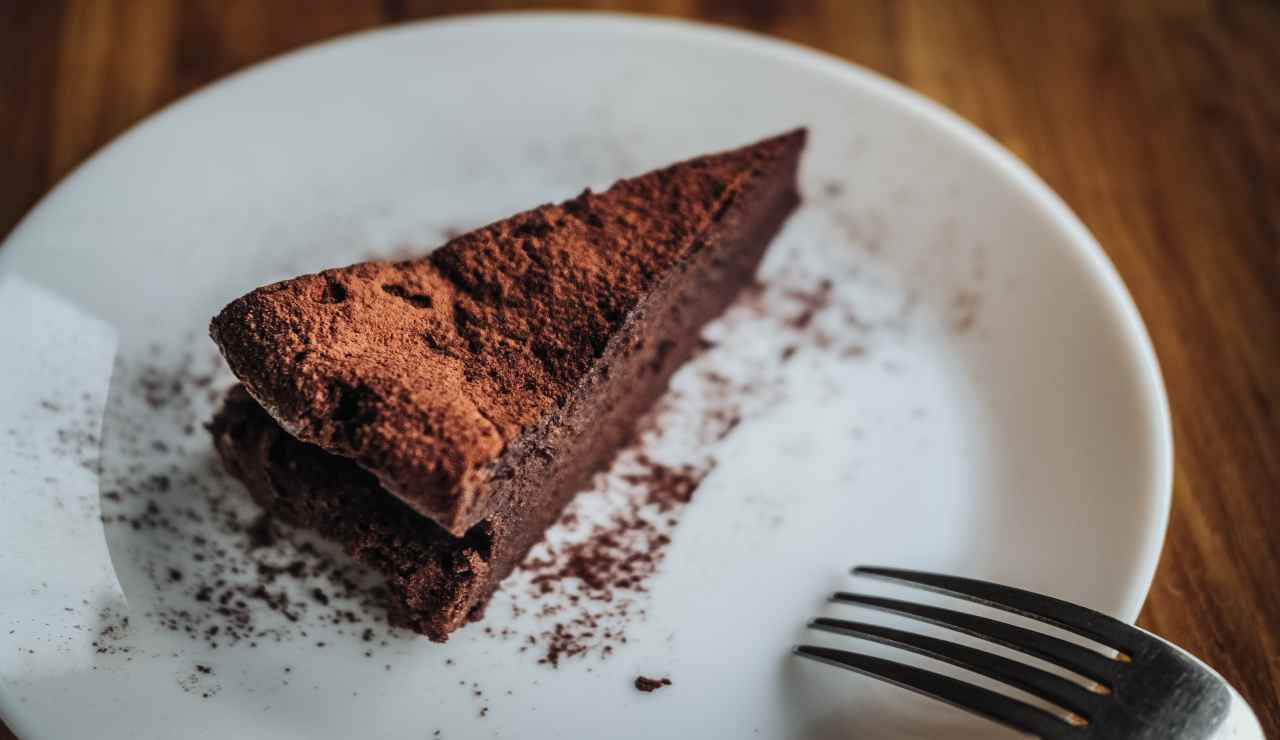 Torta morbidosa vanigliata al cioccolato
