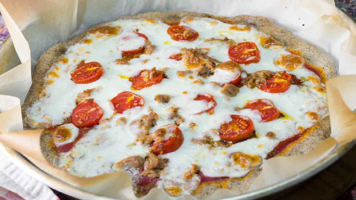 Pizza au thon et aux tomates cerise, recette savoureuse et très facile