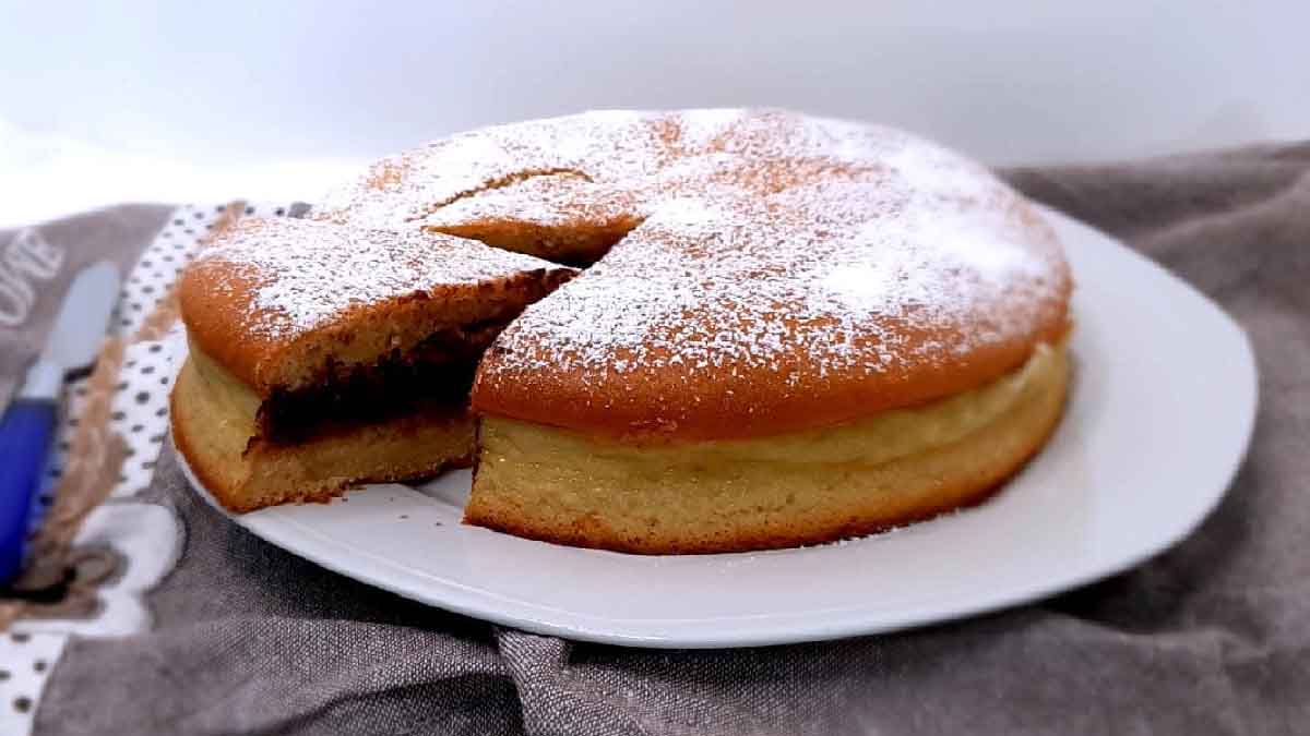 Gâteau fourré à la crème, recette simple qui vous mettra l’eau à la bouche